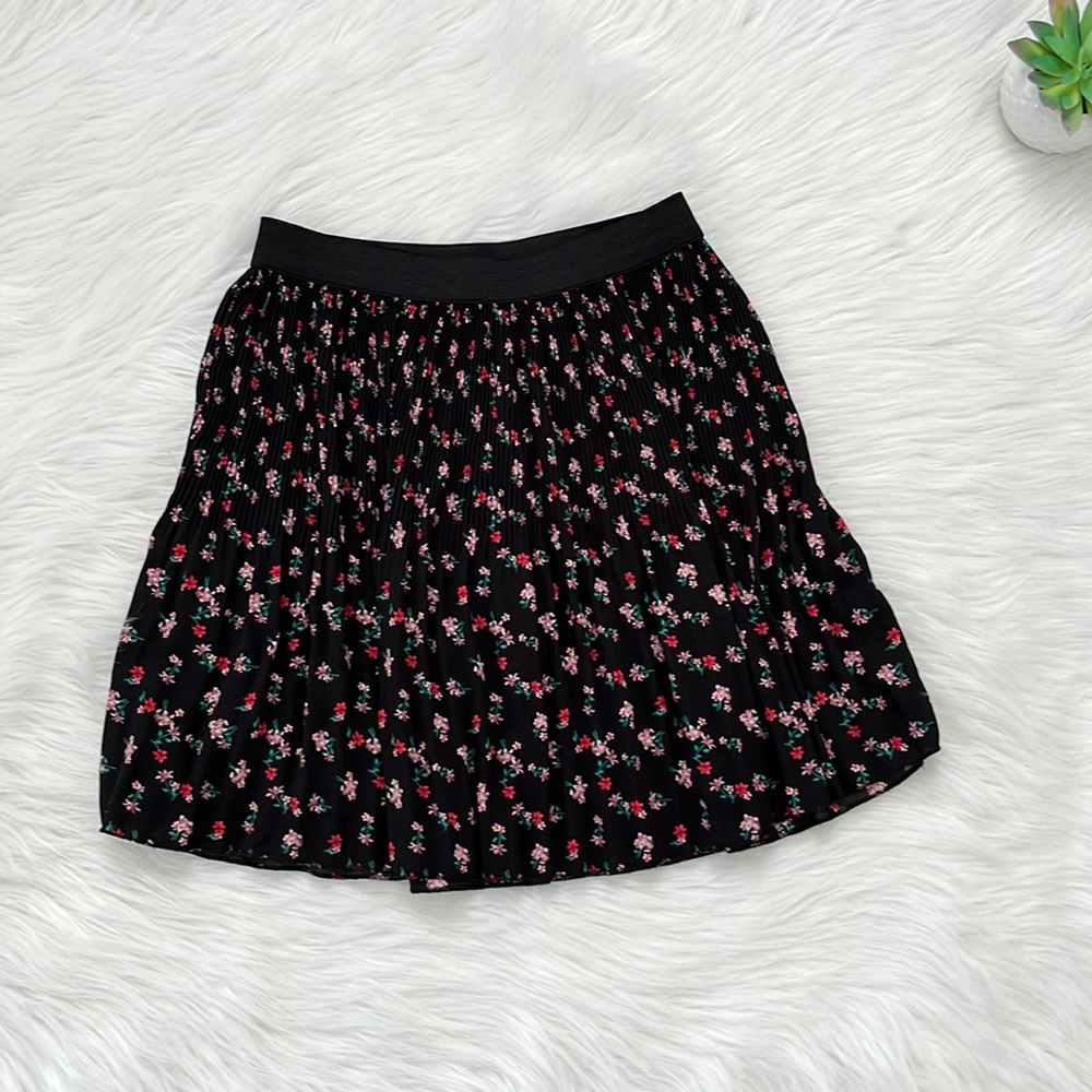 NWT H&M Divided Women's Size 4 Cottage Core Floral Print Y2K Skater Skirt